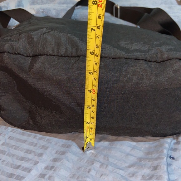 Like new Baggallini Leopard Animal Print Travel Crossbody bag - Picture 7 of 12